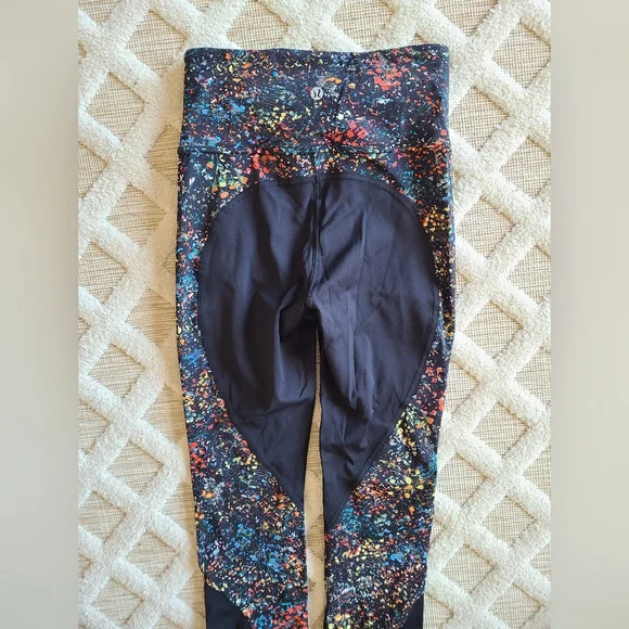 lululemon athletica Red and Black Artistic Leggings - Picture 5 of 9